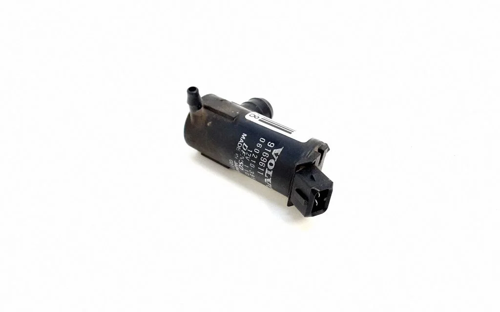 Windscreen/windshield washer pump – Volvo XC90 (2003-2006)