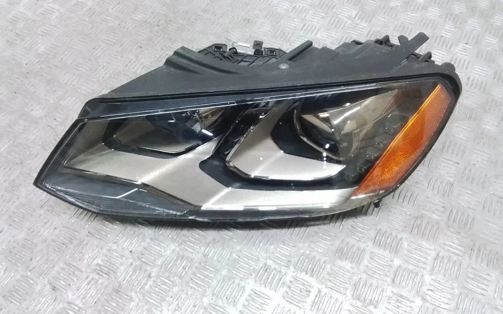 Headlight/headlamp 7P1941751