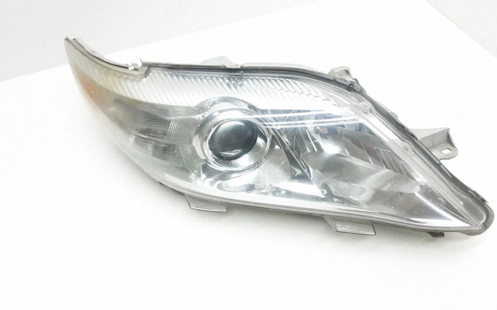 Headlight/headlamp – front right