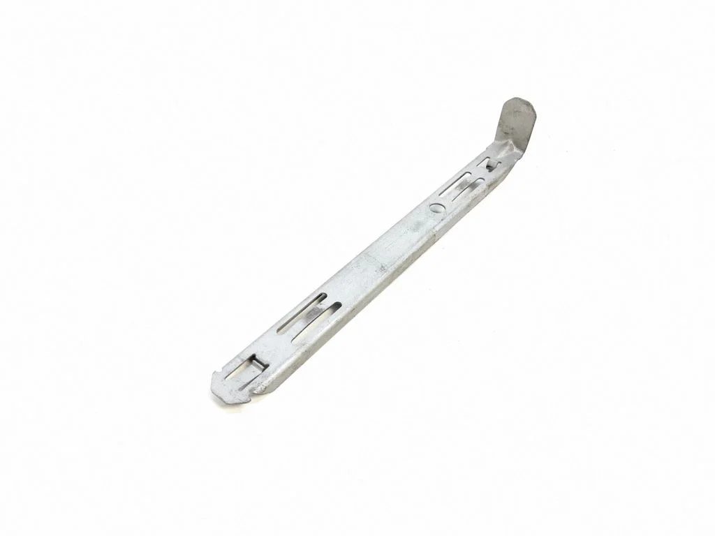 Headlight/headlamp mounting bracket 8637182