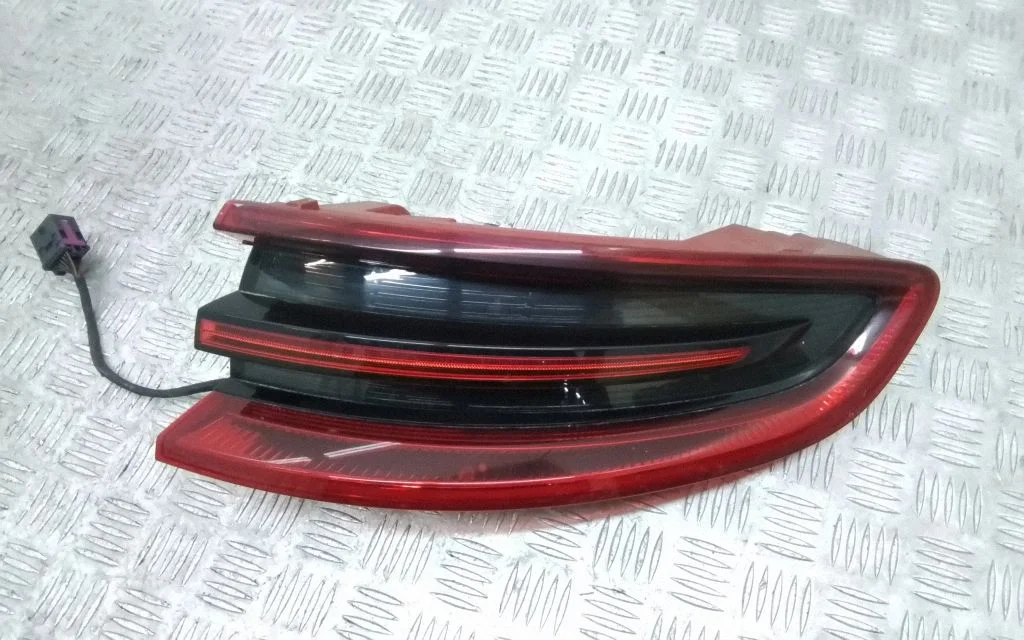 Rear/tail lights 95B945096E
