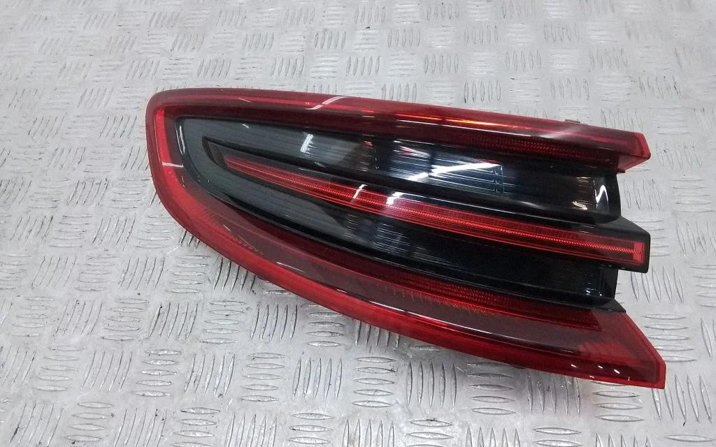 Rear/tail lights 95B945095E