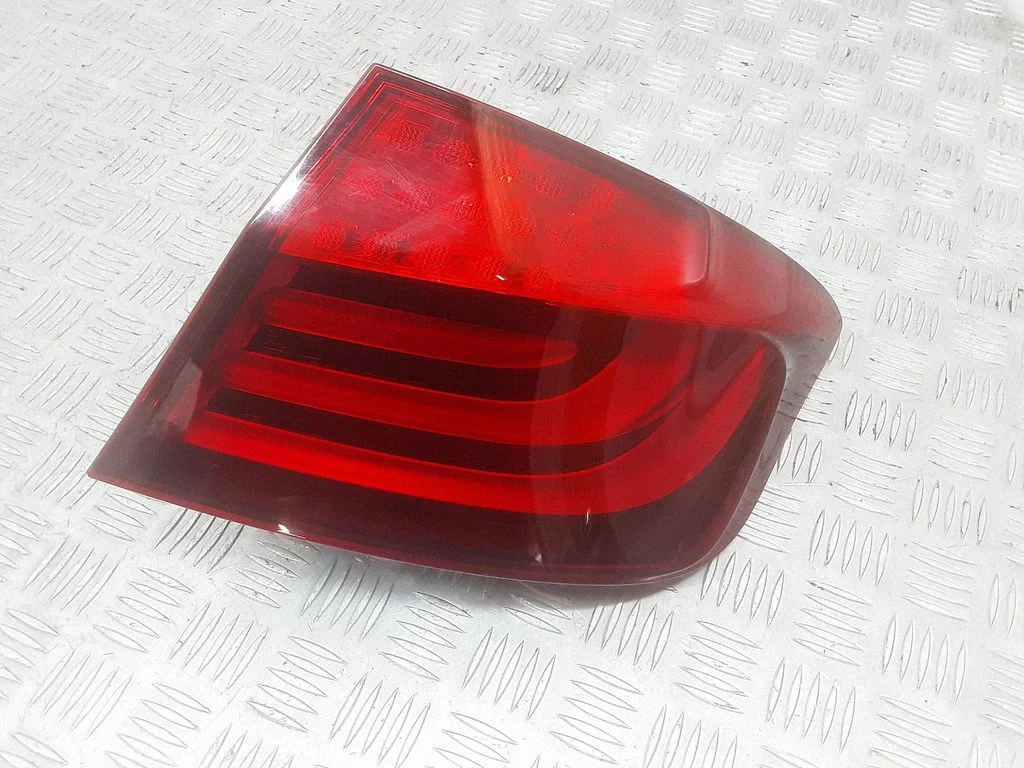 Lampa tylna w błotniku 17346202