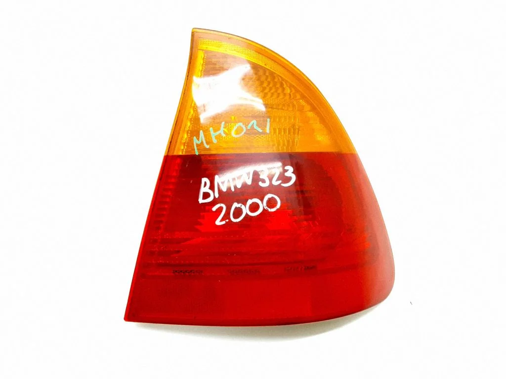 Lampa tylna w błotniku 6905628