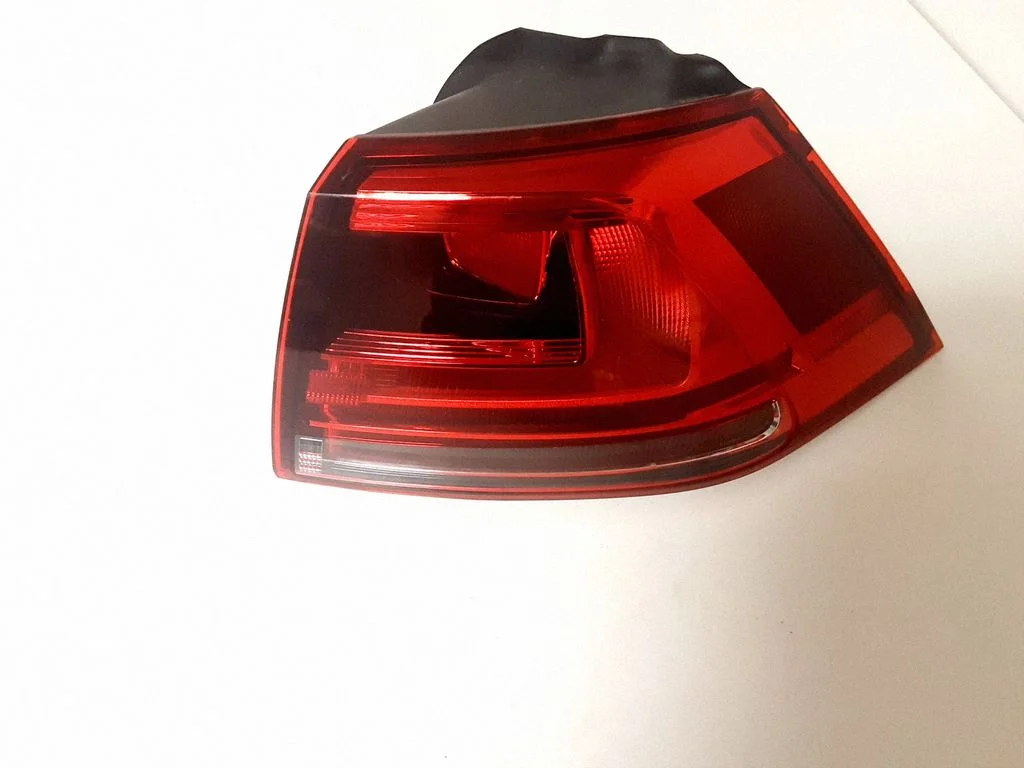 Rear/tail lights 2VA01197706