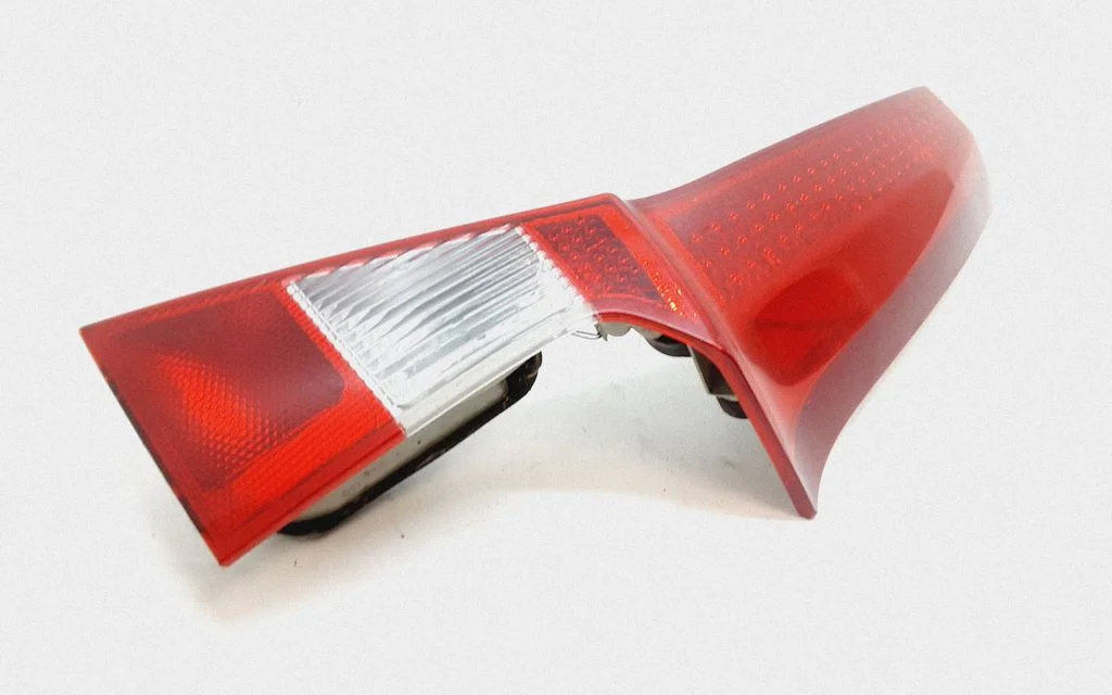 Lampa tylna w klapie – Volvo XC70 (2008-2013)