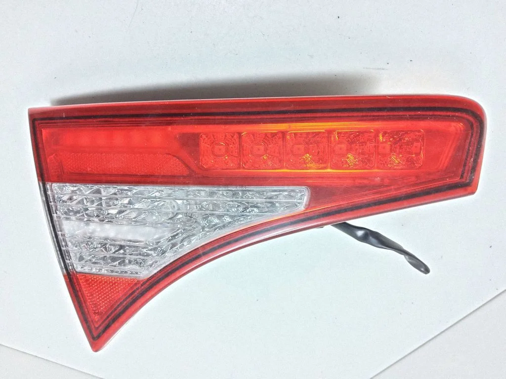 Tailgate rear/tail lights 924032T1