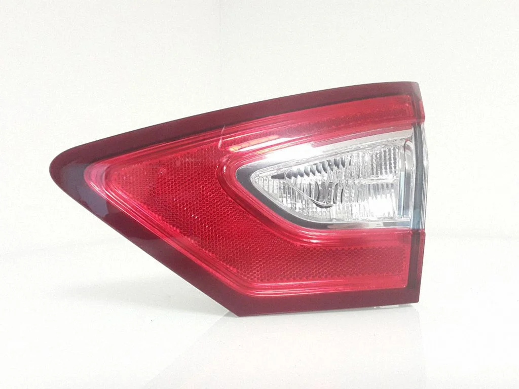 Tailgate rear/tail lights – rear right