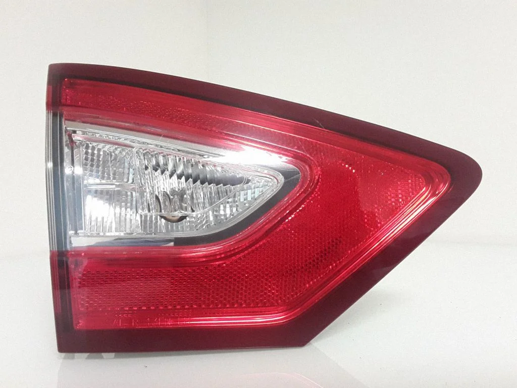 Tailgate rear/tail lights – rear left