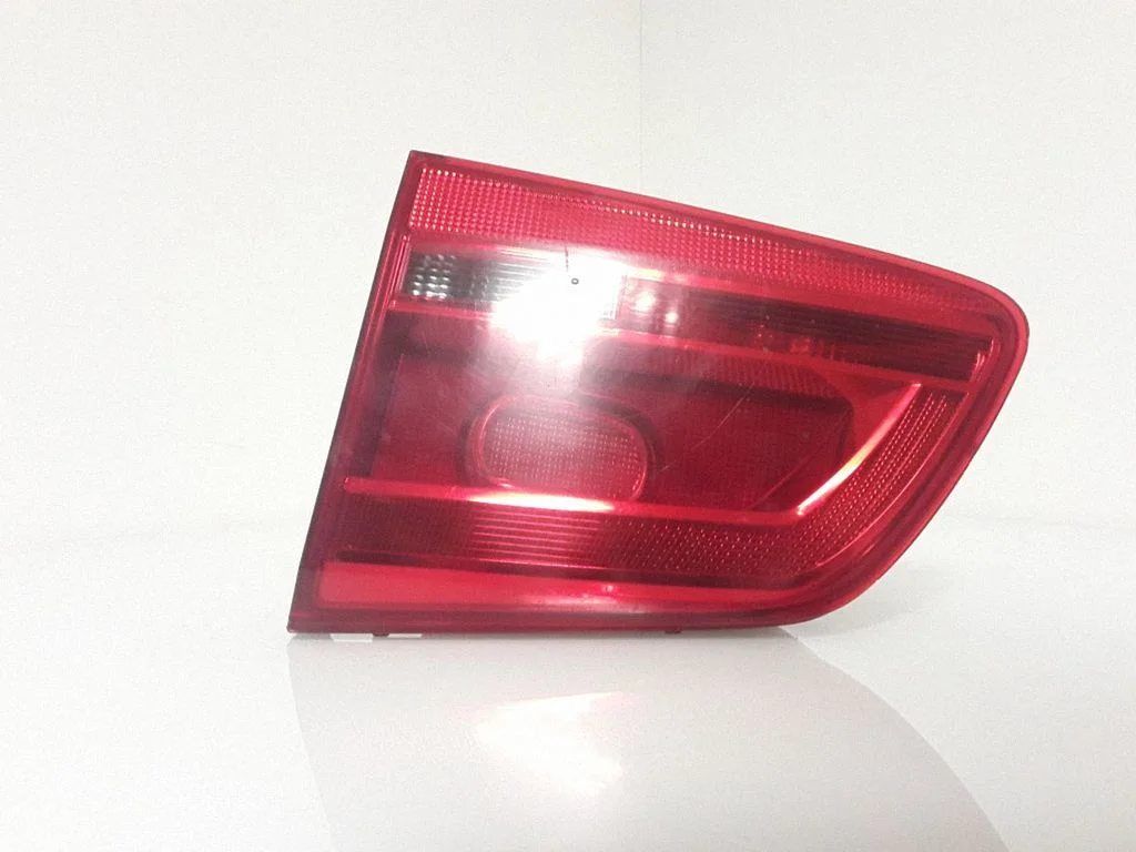 Tailgate rear/tail lights – rear right