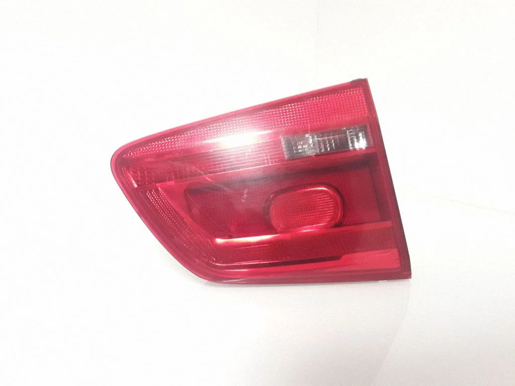 Tailgate rear/tail lights – rear left