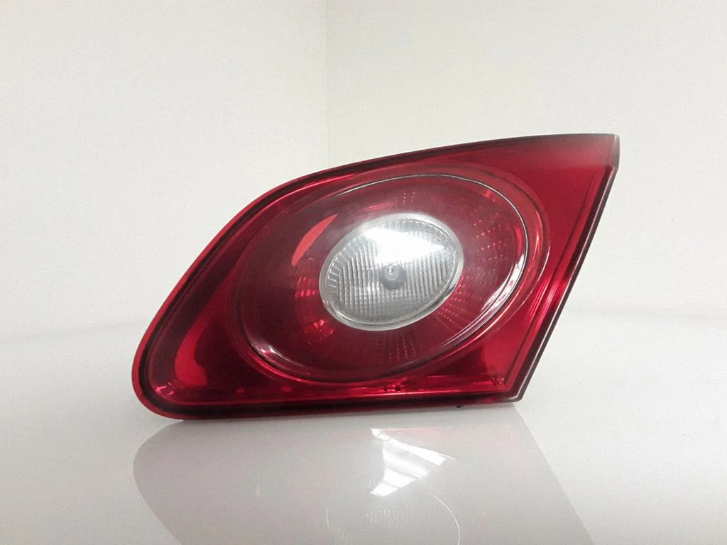 Lampa tylna w klapie – prawy tył
