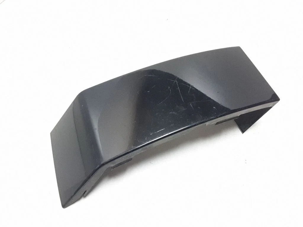 Rear/tail light trim molding – Volvo XC90 (2003-2006)
