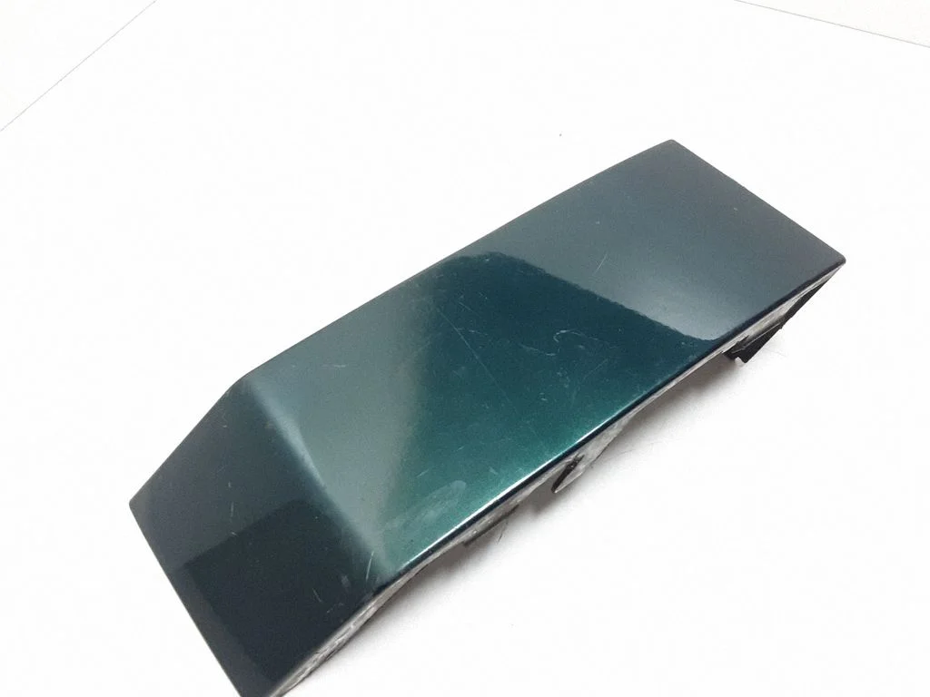 Rear/tail light trim molding – Volvo XC90 (2003-2006)