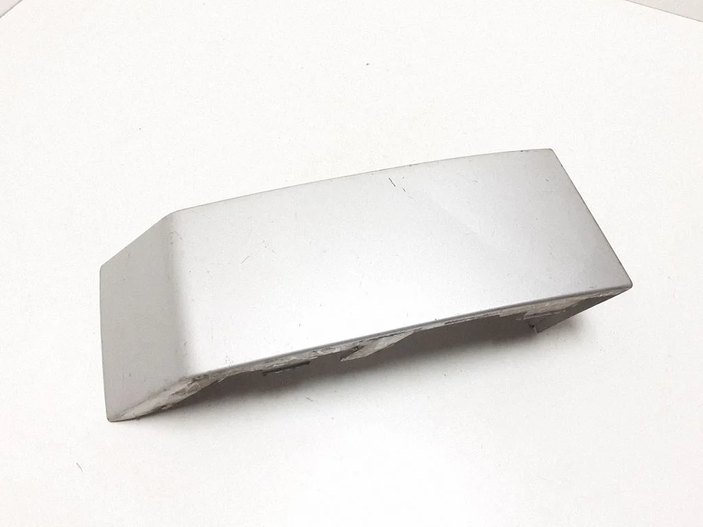 Rear/tail light trim molding – Volvo XC90 (2003-2006)