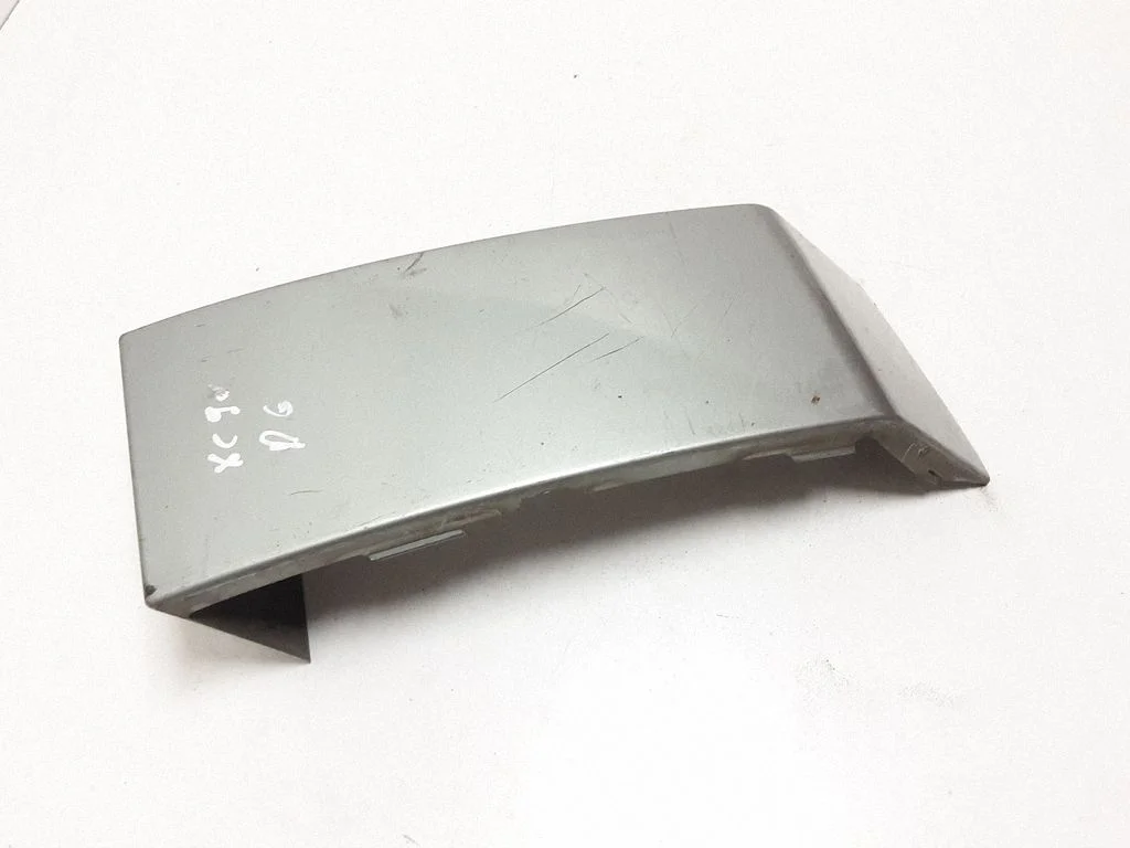 Rear/tail light trim molding – Volvo XC90 (2003-2006)