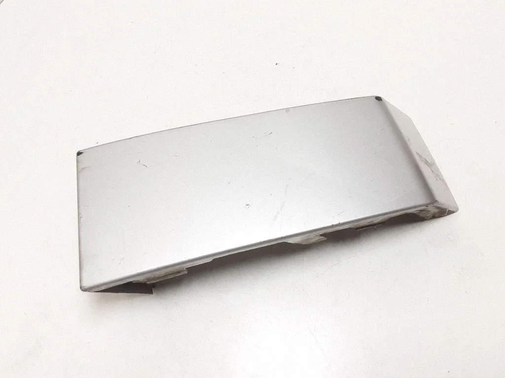 Rear/tail light trim molding – Volvo XC90 (2003-2006)