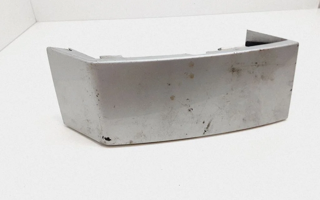 Rear/tail light trim molding – Volvo XC90 (2003-2006)