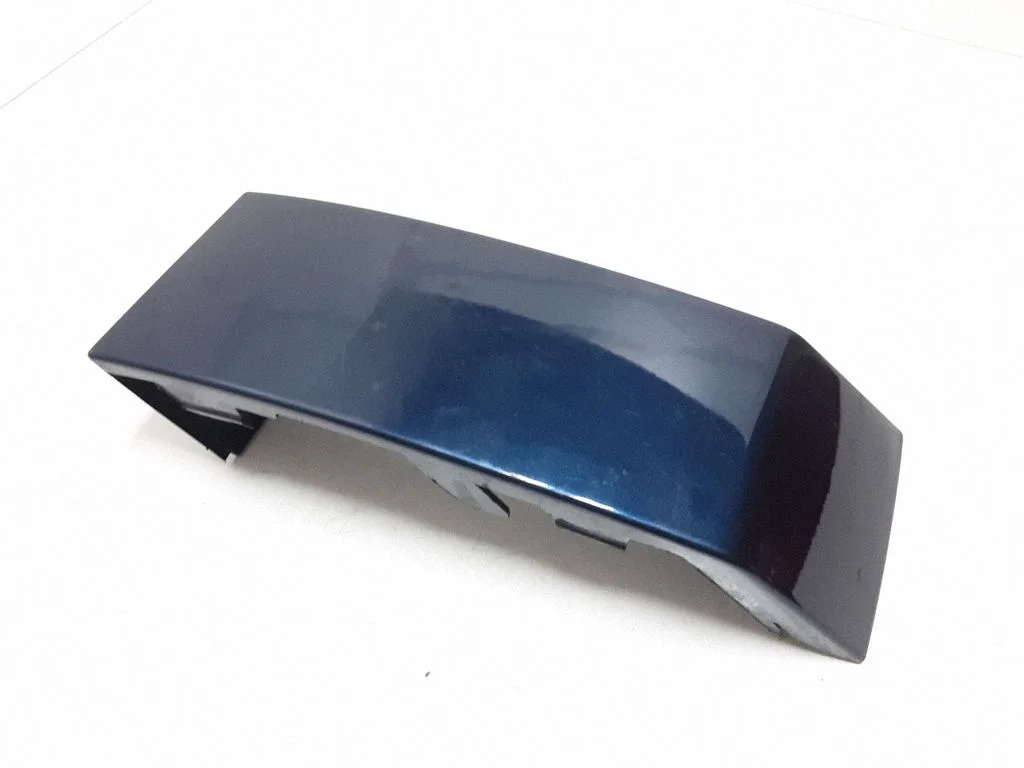 Rear/tail light trim molding – Volvo XC90 (2003-2006)