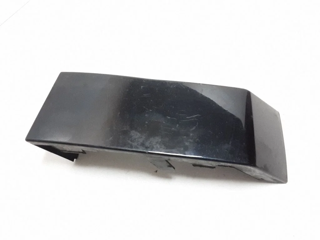 Rear/tail light trim molding – Volvo XC90 (2003-2006)