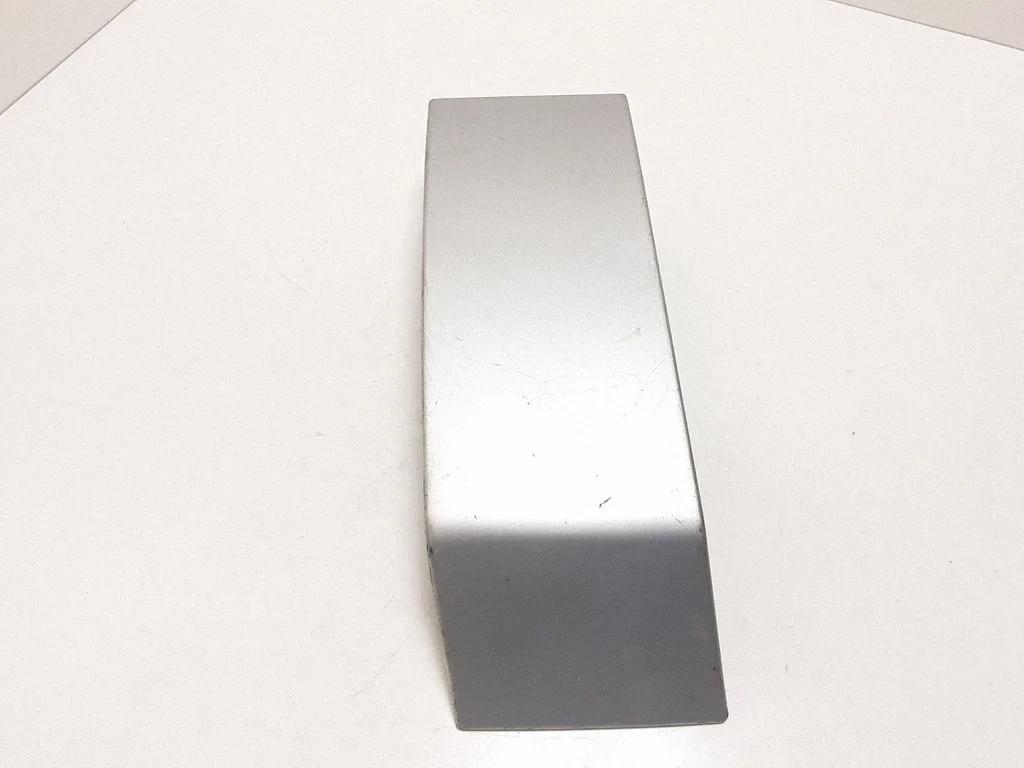 Rear/tail light trim molding – Volvo XC90 (2003-2006)