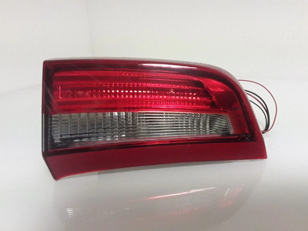 Tailgate rear/tail lights – rear left