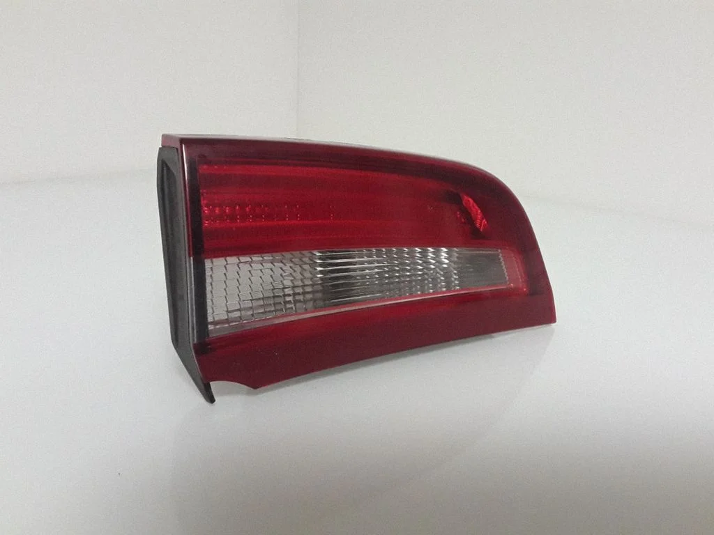 Tailgate rear/tail lights – rear left