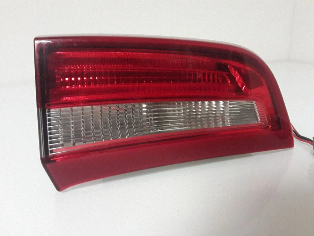 Tailgate rear/tail lights – rear left