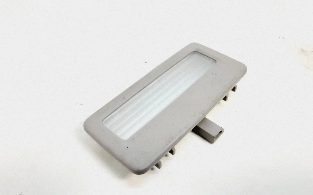Rear seat light 9163766