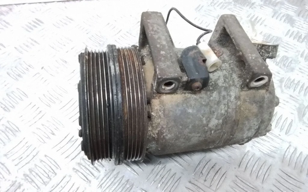 Sprężarka klimatyzacji 30761391