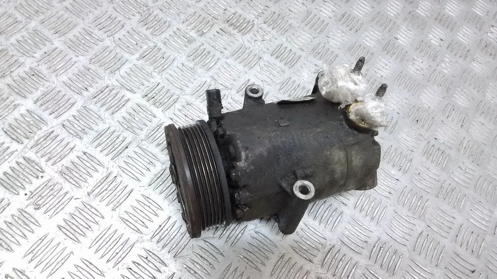 Air conditioning (A/C) compressor (pump) 31332616