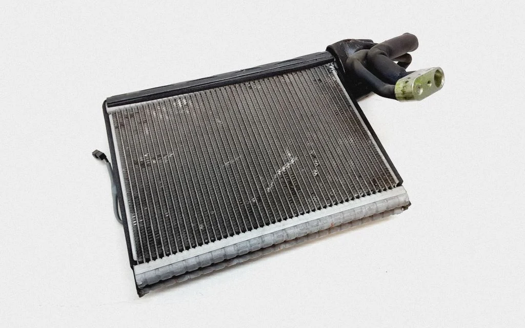 Parownik klimatyzacji – Land Rover Discovery 3 - LR3 (2005-2009)