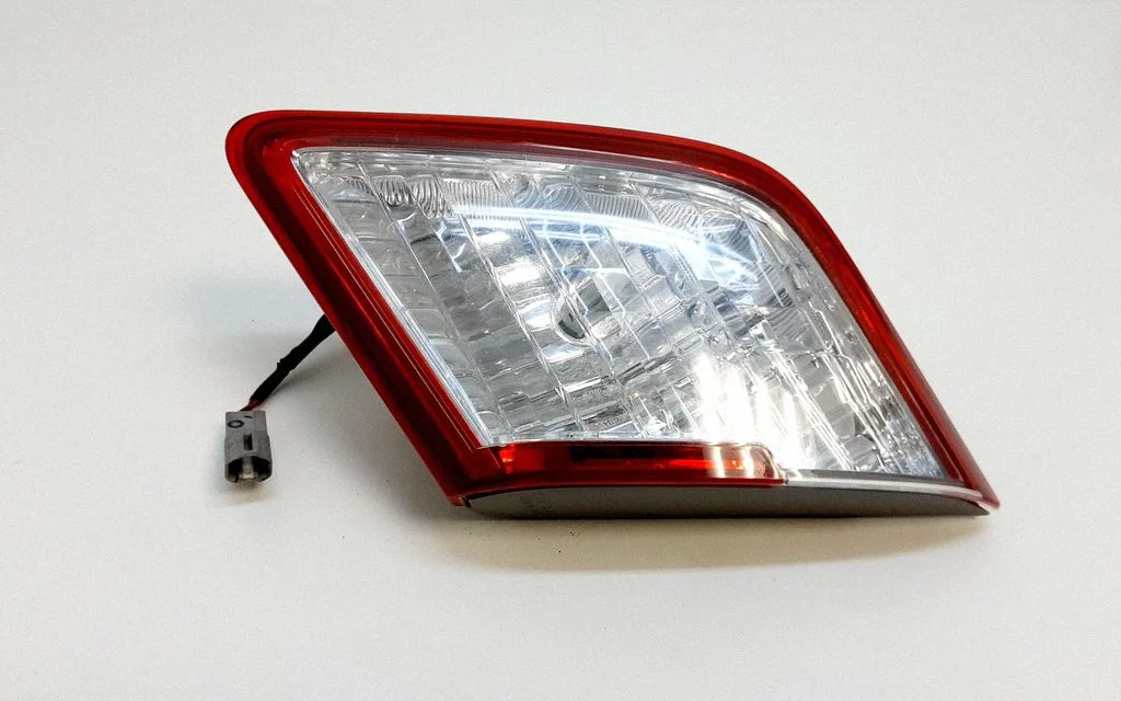 Tailgate rear/tail lights – rear right