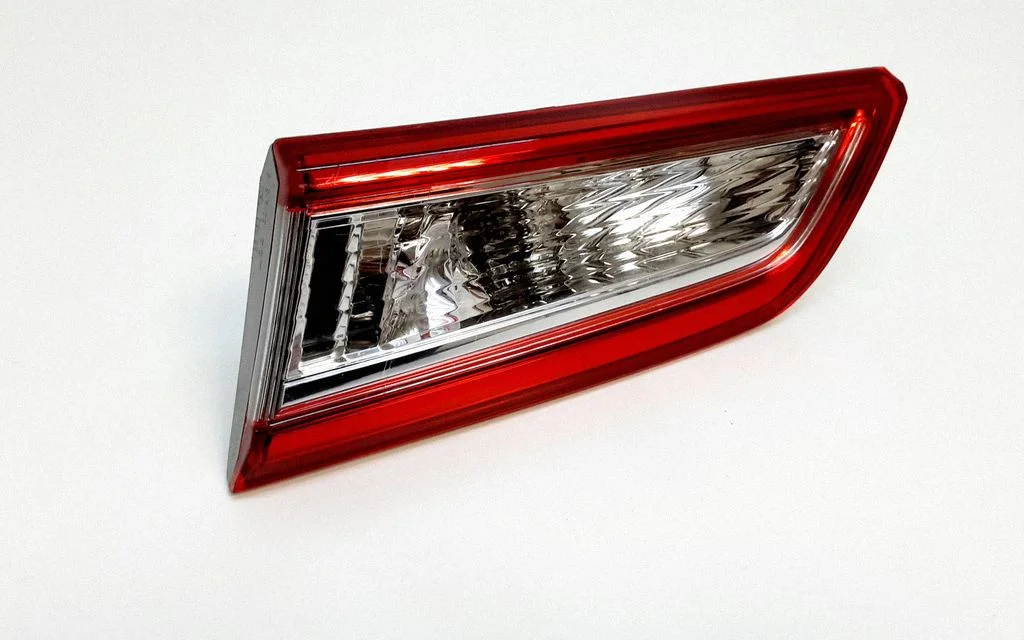 Tailgate rear/tail lights – rear right