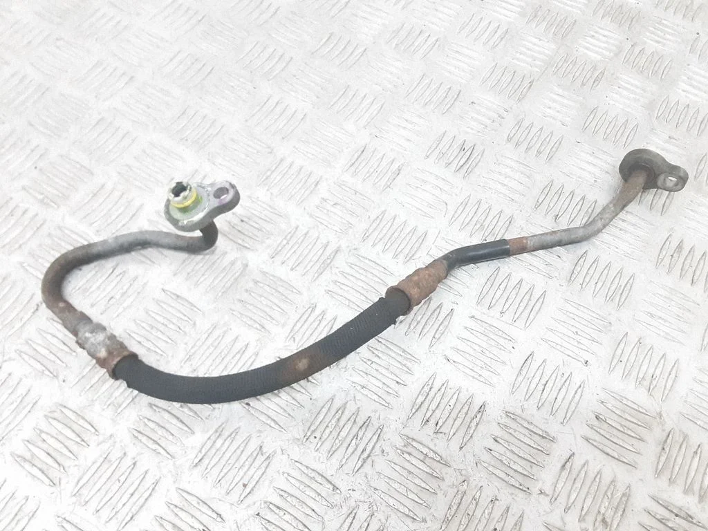 Air conditioning (A/C) pipe/hose – front