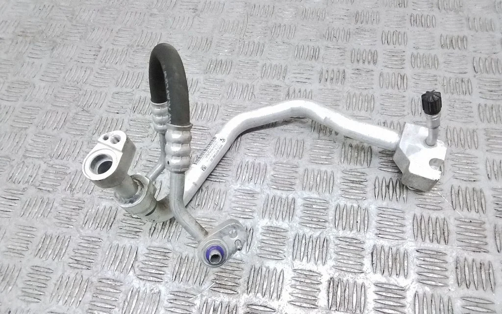 Air conditioning (A/C) pipe/hose – BMW i3 (2013-)
