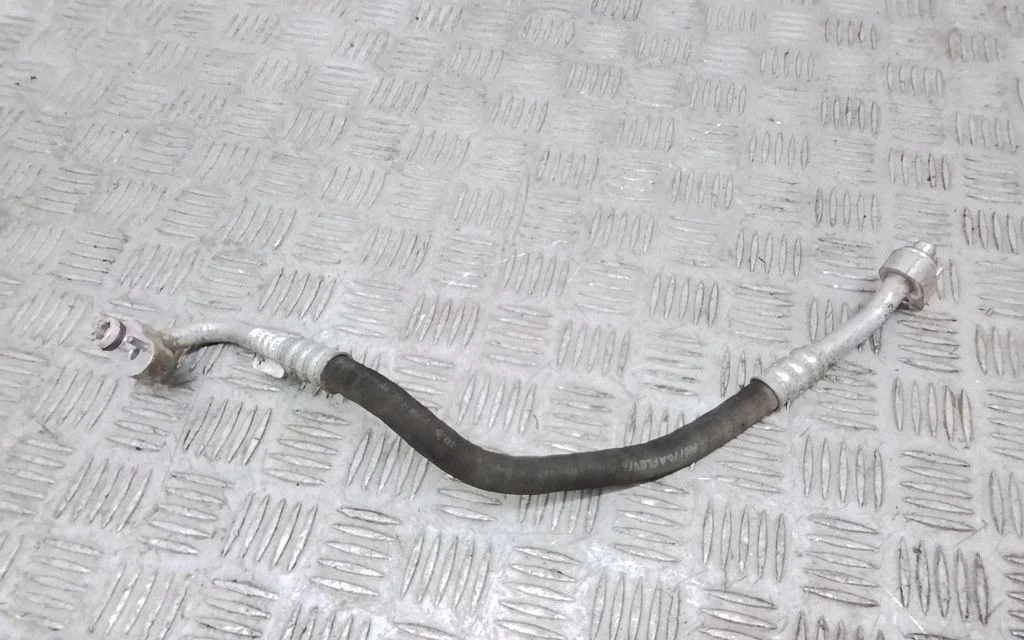 Air conditioning (A/C) pipe/hose – BMW i3 (2013-)