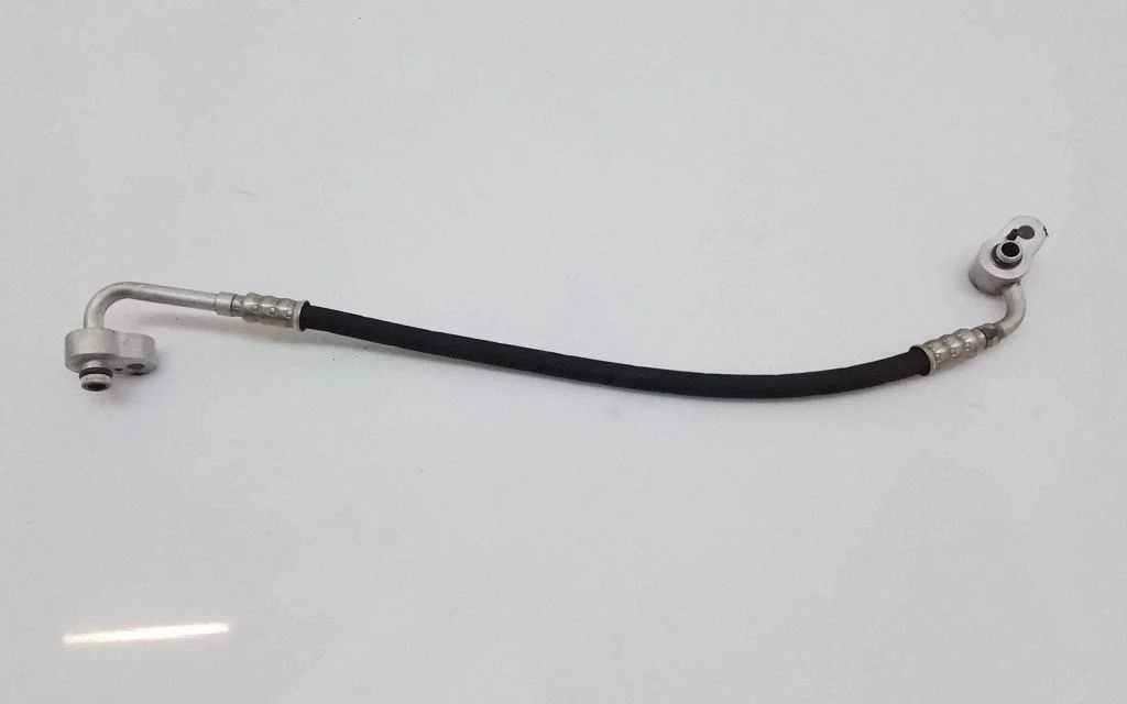 Air conditioning (A/C) pipe/hose – front