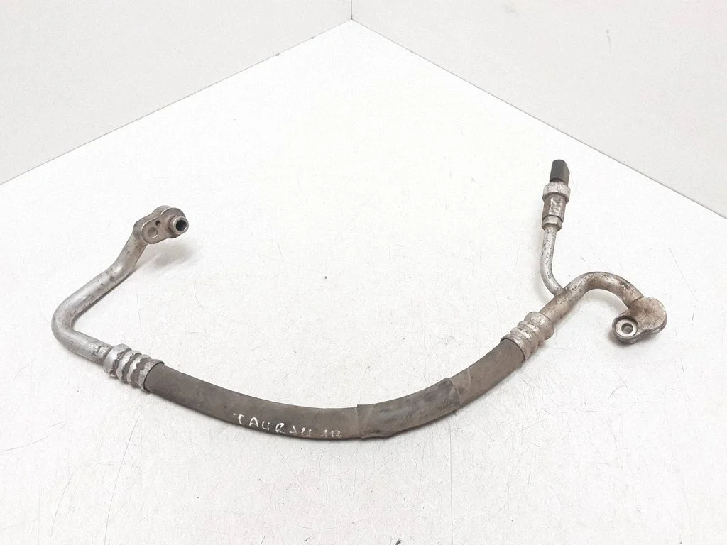 Kliimaseadme toru / voolik – Volkswagen Touran II (2010-2016)