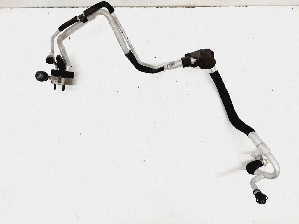 Air conditioning (A/C) pipe/hose