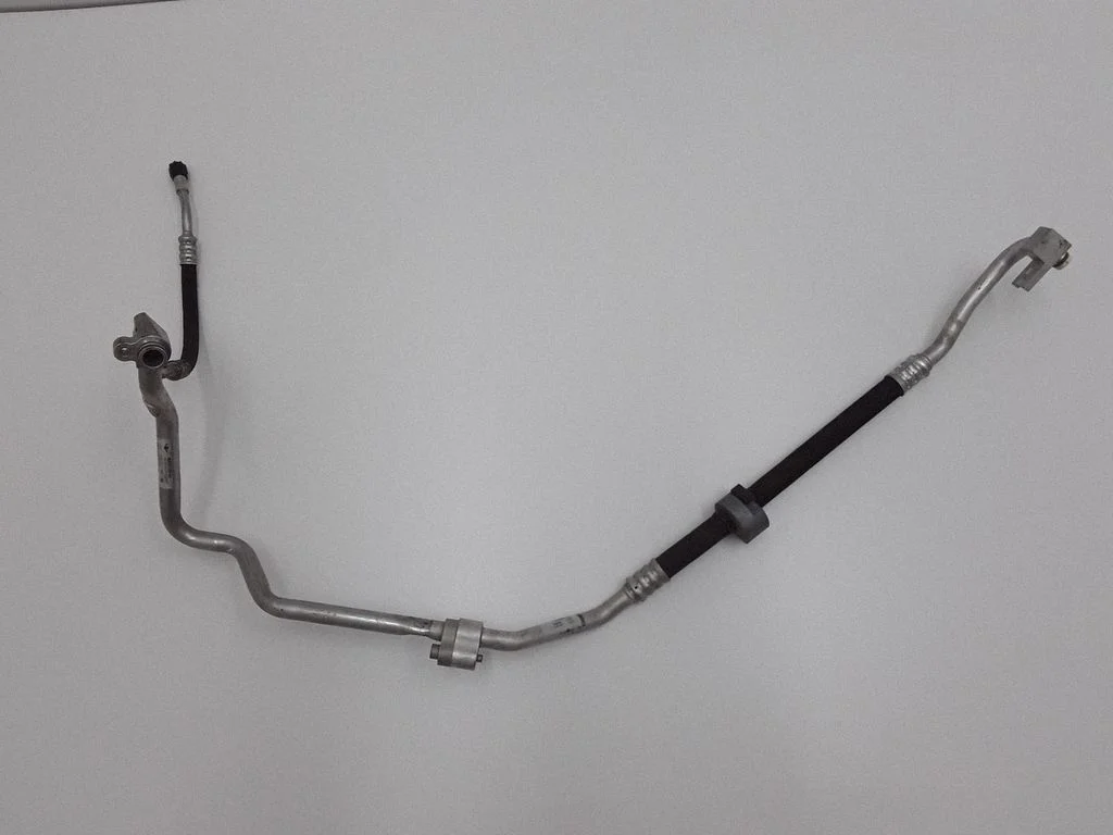 Air conditioning (A/C) pipe/hose