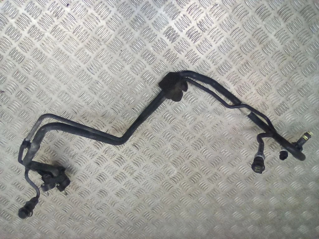 Air conditioning (A/C) pipe/hose