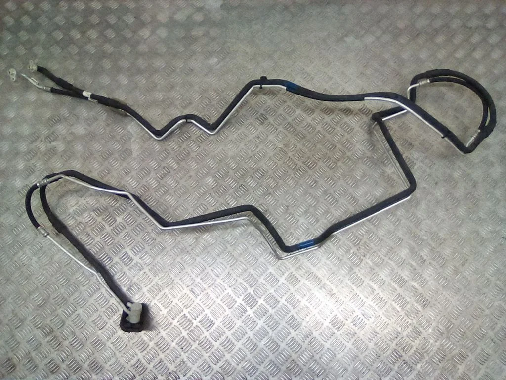 Air conditioning (A/C) pipe/hose