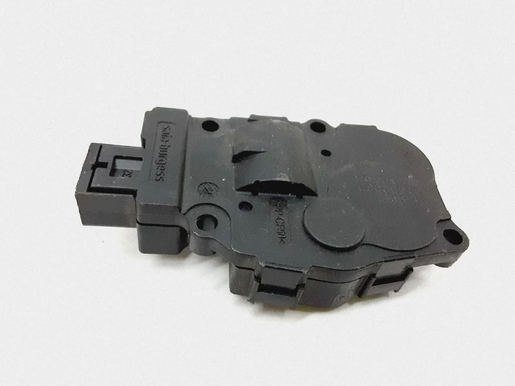 Air flap motor/actuator – Mercedes-Benz C-Class AMG W204 (2007-2014)