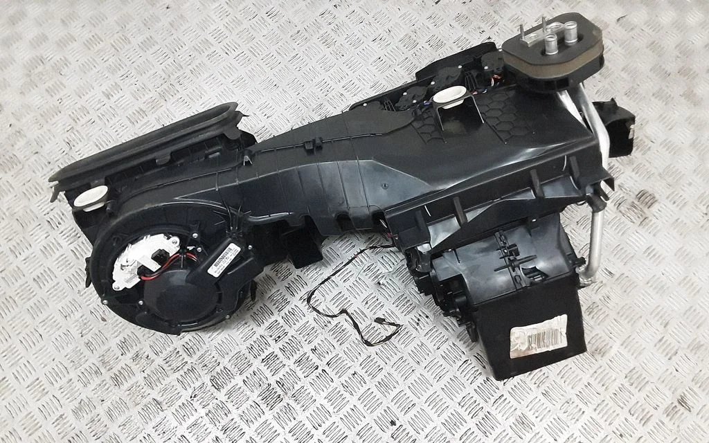 Heater fan/blower A1668304060