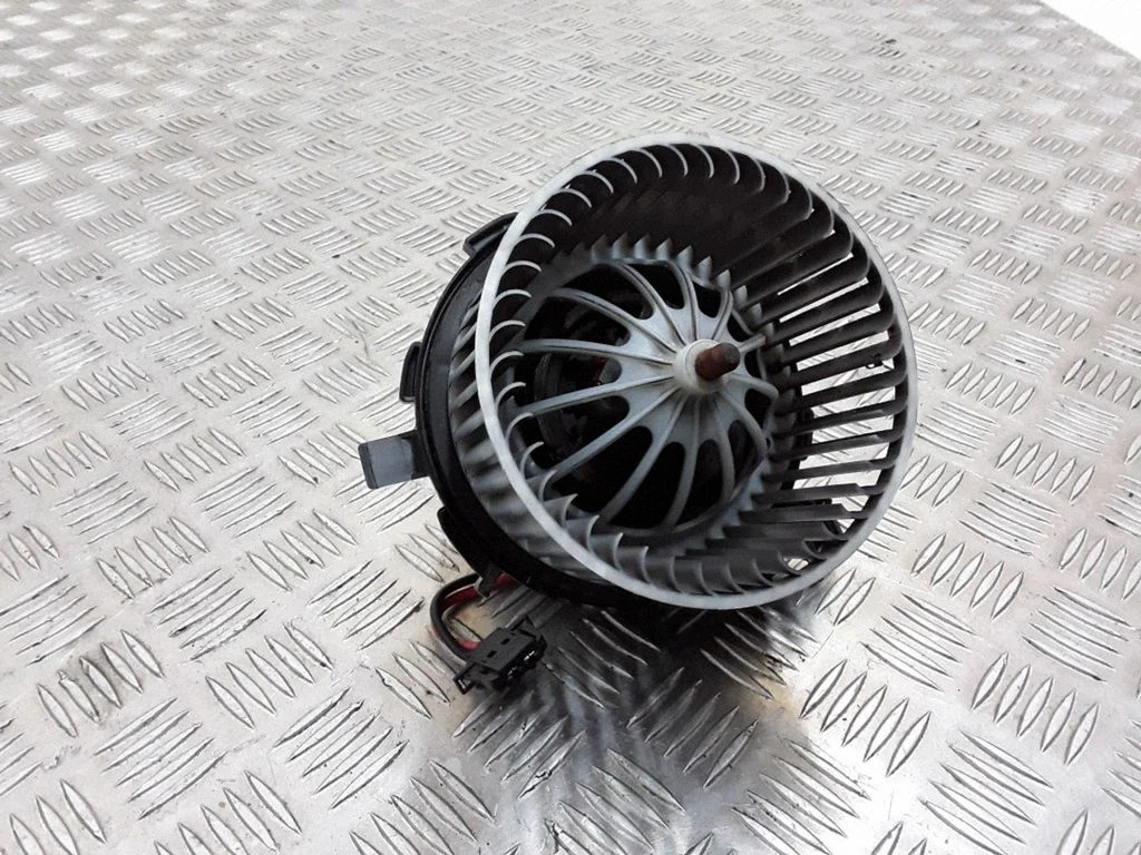 Heater fan/blower – Audi Q5 SQ5 8R (2008-2017)