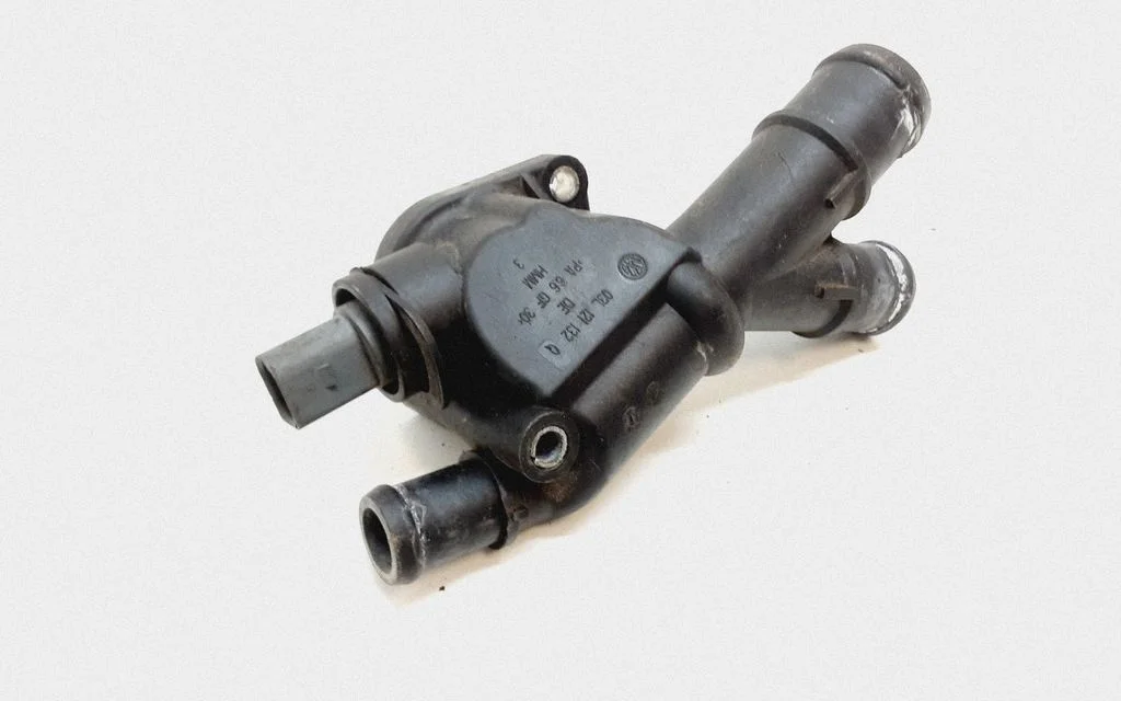 Thermostat/thermostat housing 03L121132Q