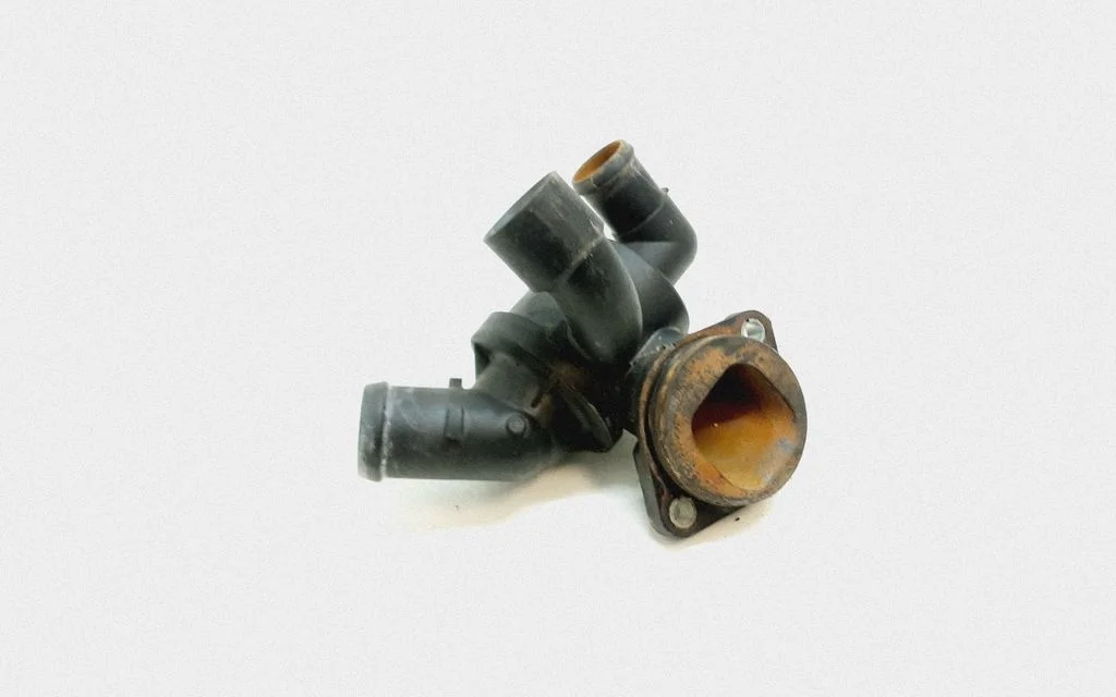 Thermostat/thermostat housing – Volkswagen Passat CC (2008-2016)
