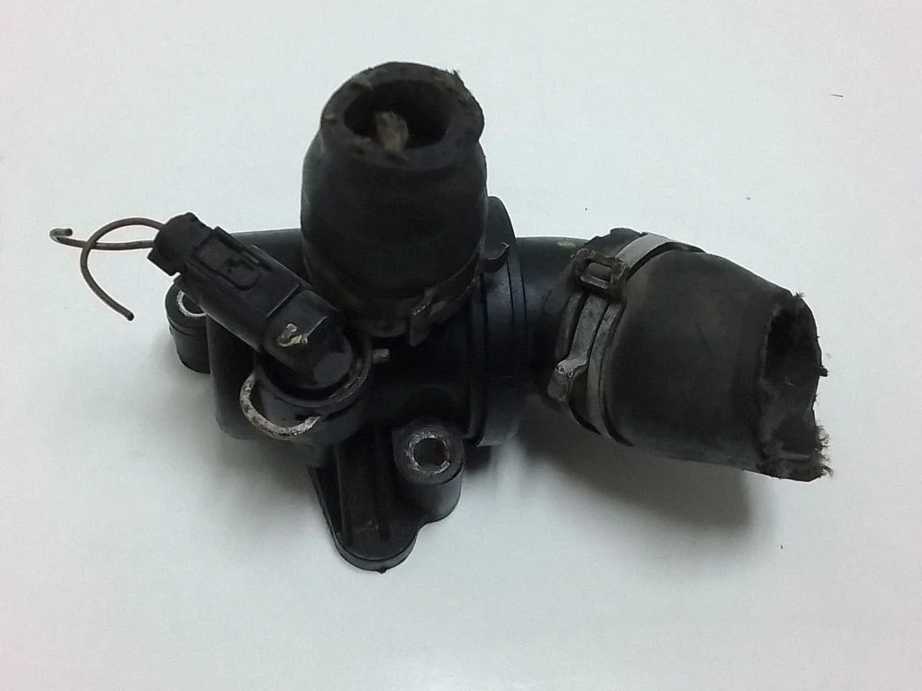 Thermostat/thermostat housing A2662030475