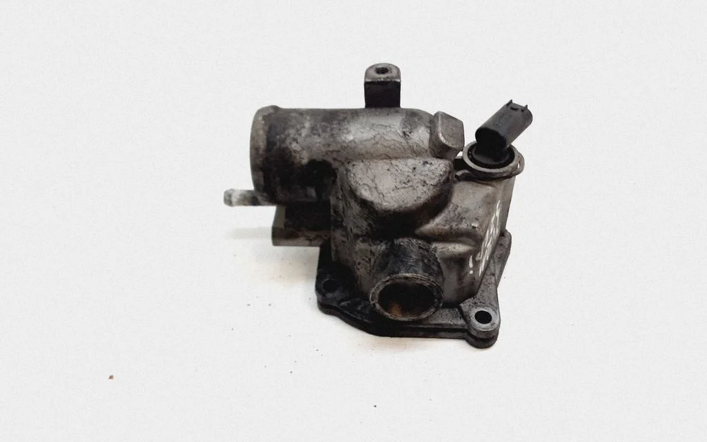 Thermostat/thermostat housing – Mercedes-Benz E-Class W211 (2002-2009)